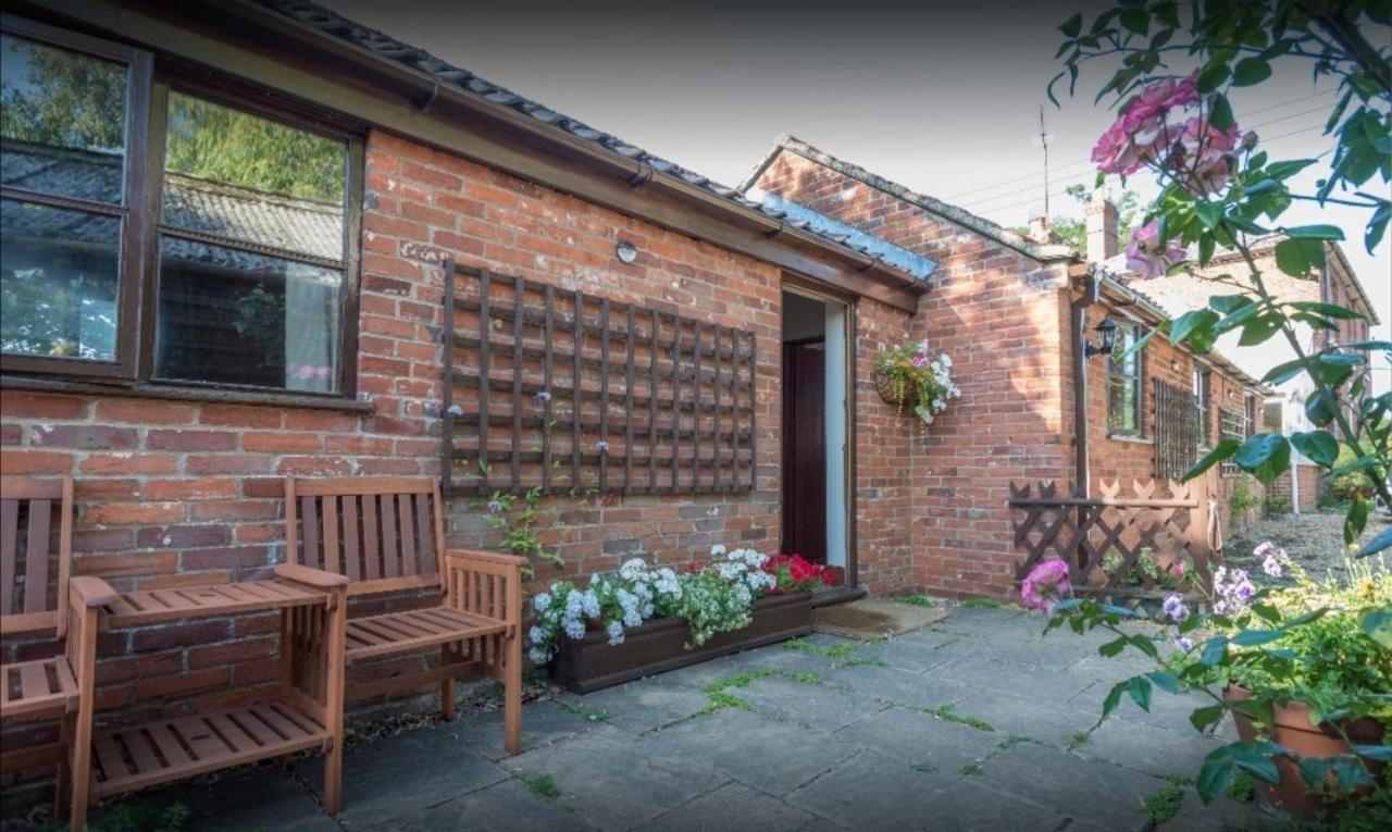 Laburnum Holiday Cottage Tunstead  外观 照片